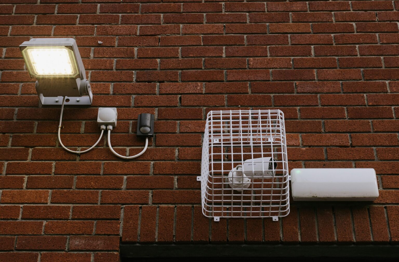 Wired vs Wireless Security Systems: Which Is Better for Your Home?
