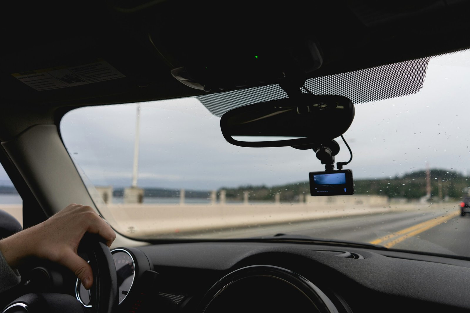 Best Dash Cams UK 5 Top Picks for Driving & Parking